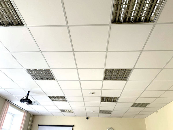 سقف کاذب آکوستیک - مزایا سقف کاذب آکوستیک