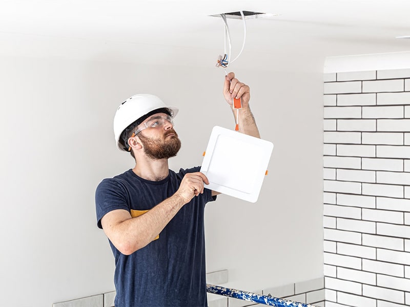 نصب تجهیزات روشنایی