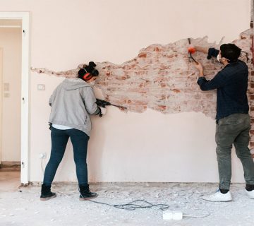 اجرای کناف روی دیوار آجری